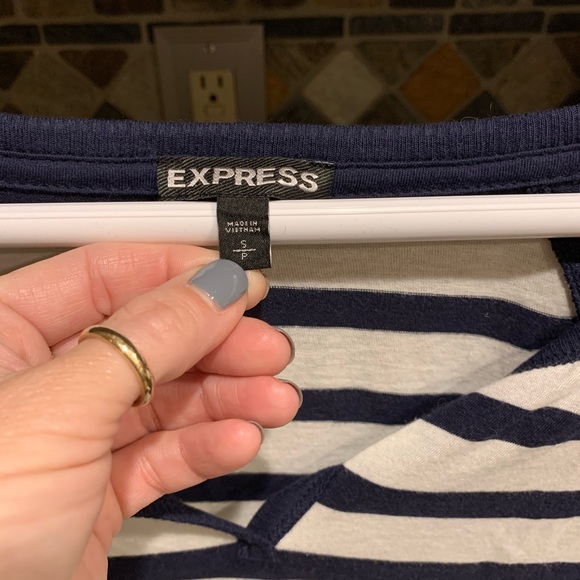 Express Top - Picture 2 of 2